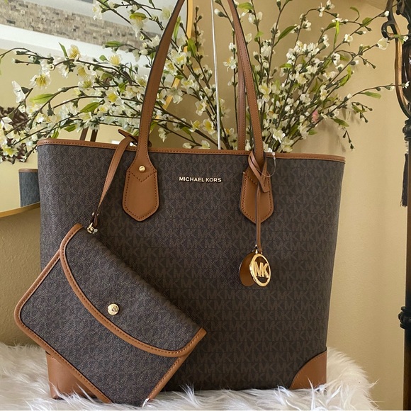 New Michael Kors Eva Large Logo Tote Bag - Picture 3 of 12